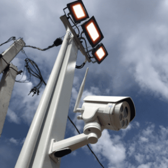 4G PTZ камера на трубостойке для охраны земельного участка под строительство.